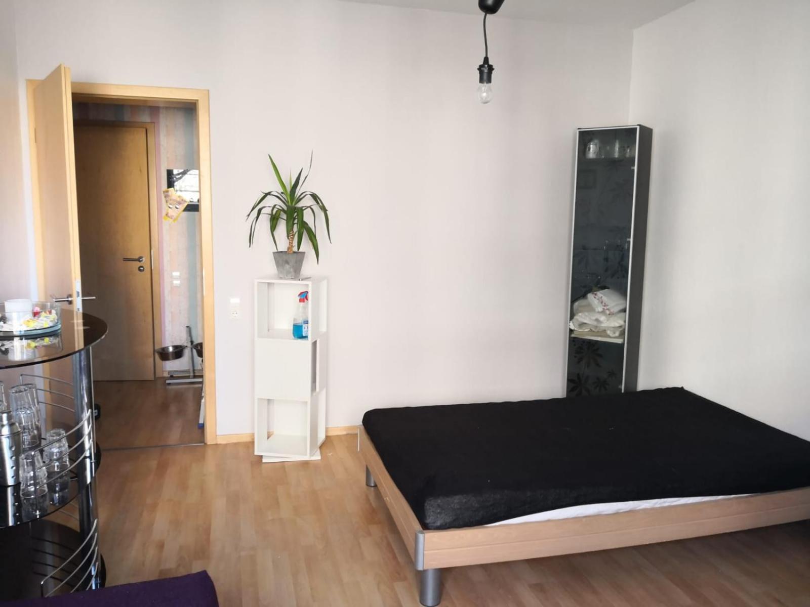 Fairbooking24 Private Exhibition Ground Apartment *